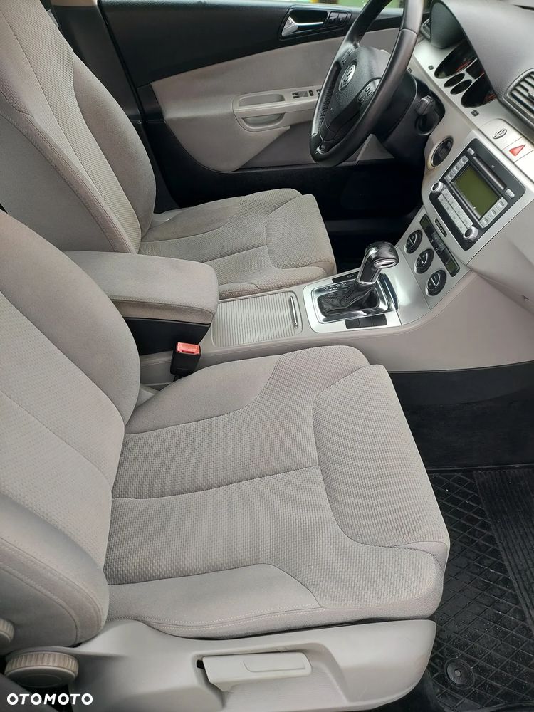 Volkswagen Passat 2.0 TDI Comfortline DSG - 5