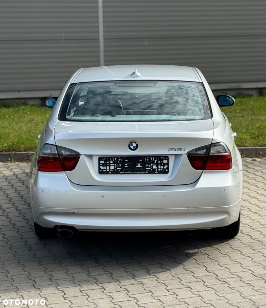 BMW Seria 3 318i - 15