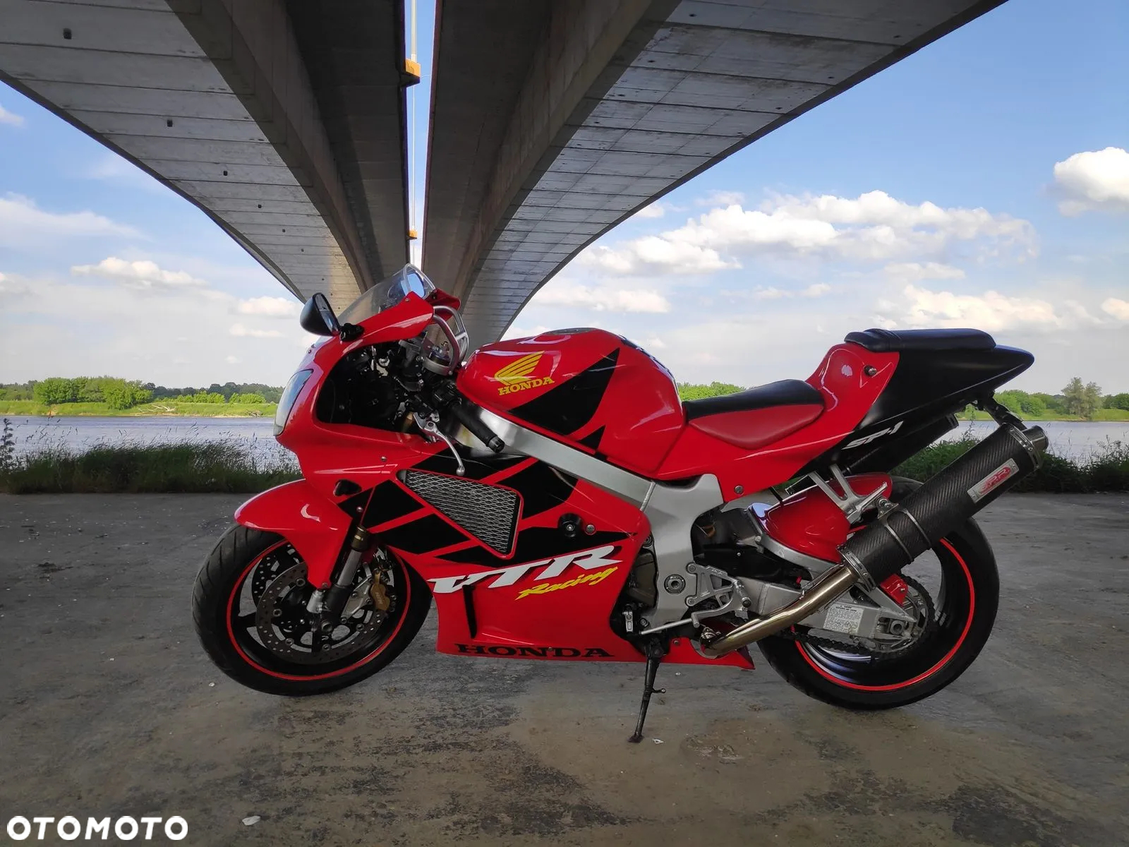 Honda VTR - 12