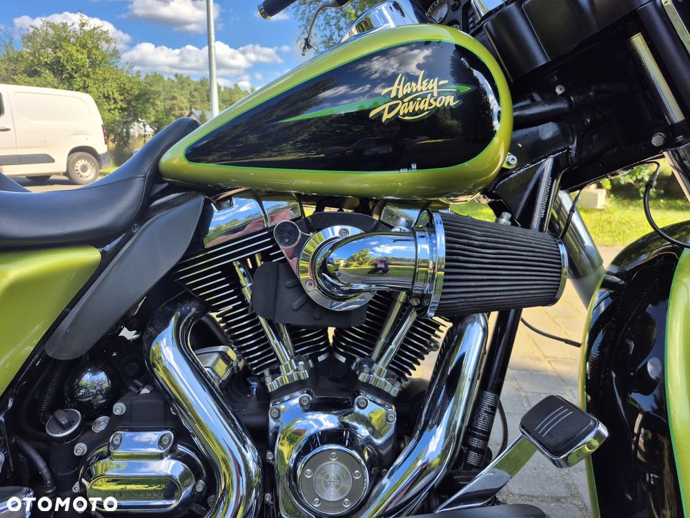Harley-Davidson Touring Street Glide - 10
