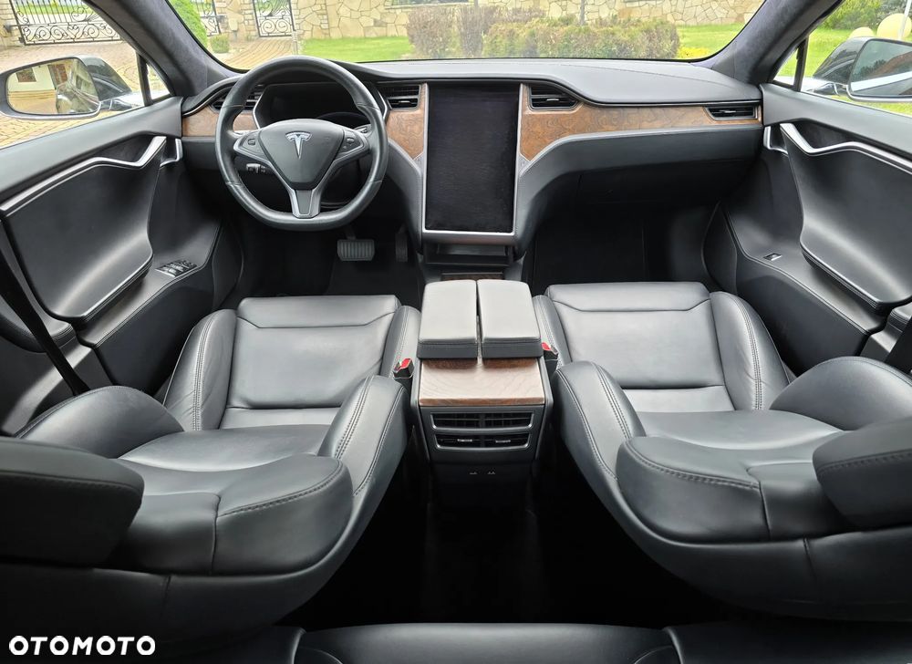 Tesla Model S - 16