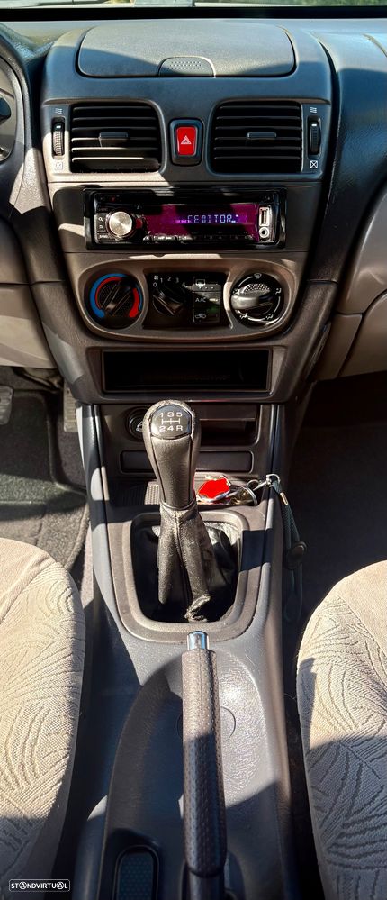 Nissan Almera 1.5 Luxury - 9