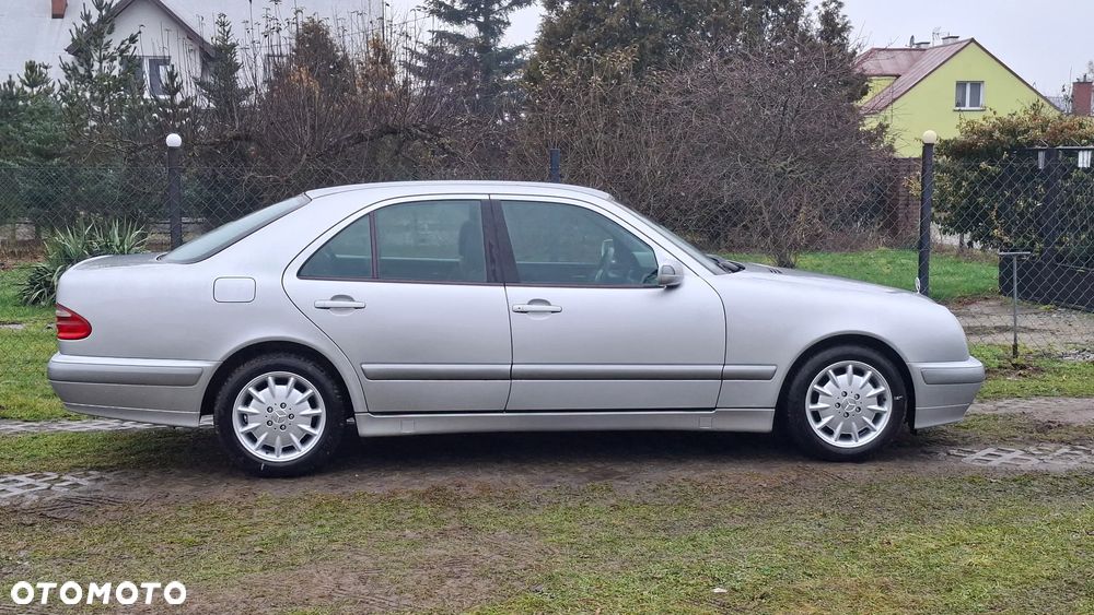 Mercedes-Benz Klasa E 270 CDI Classic - 15