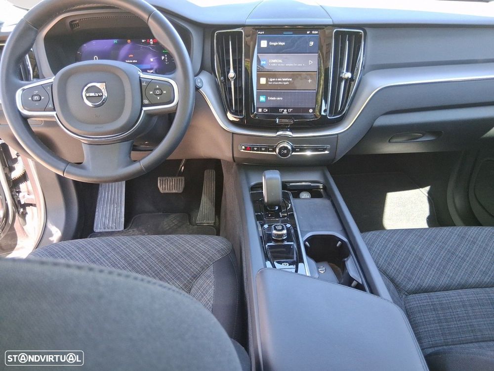 Volvo XC 60 2.0 T6 PHEV Core AWD — fotografia 10