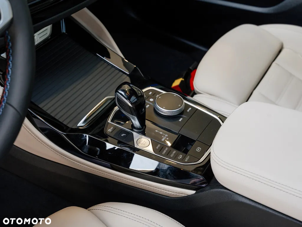 BMW X4 - 11