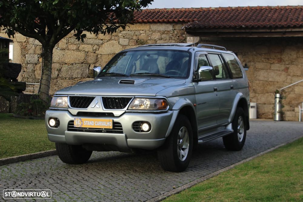 Mitsubishi Pajero Sport 2.5 TD GLS - 1
