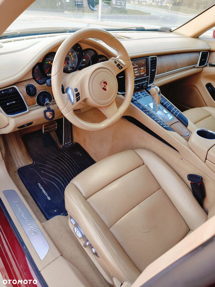 Porsche Panamera 4S - 17
