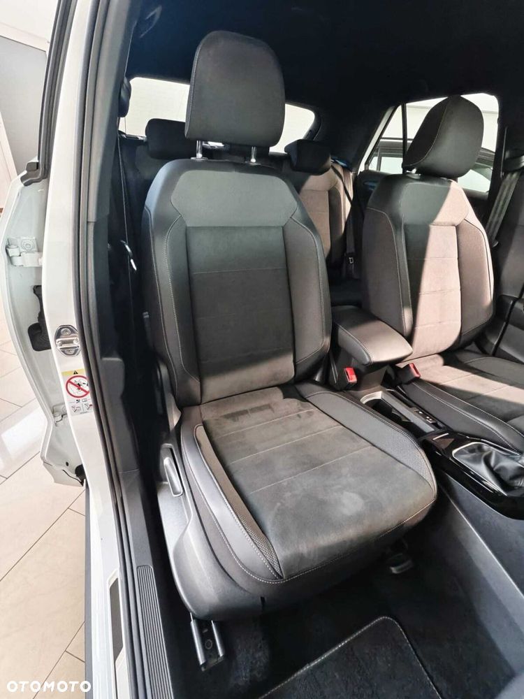 Volkswagen T-Roc - 16