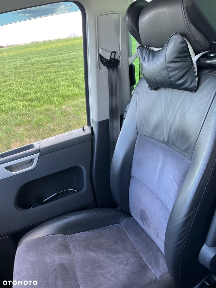 Volkswagen Multivan - 13