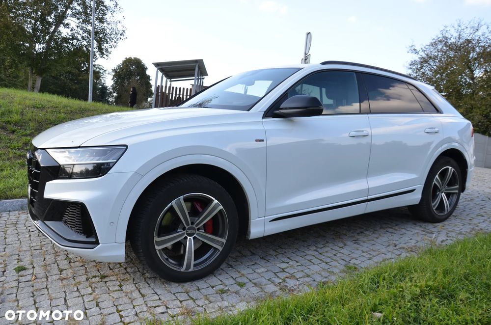 Audi Q8 - 10