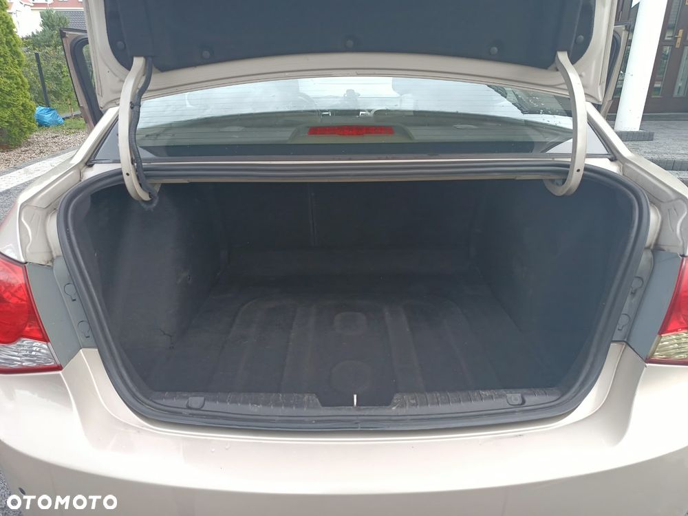 Chevrolet Cruze 1.6 LS - 9