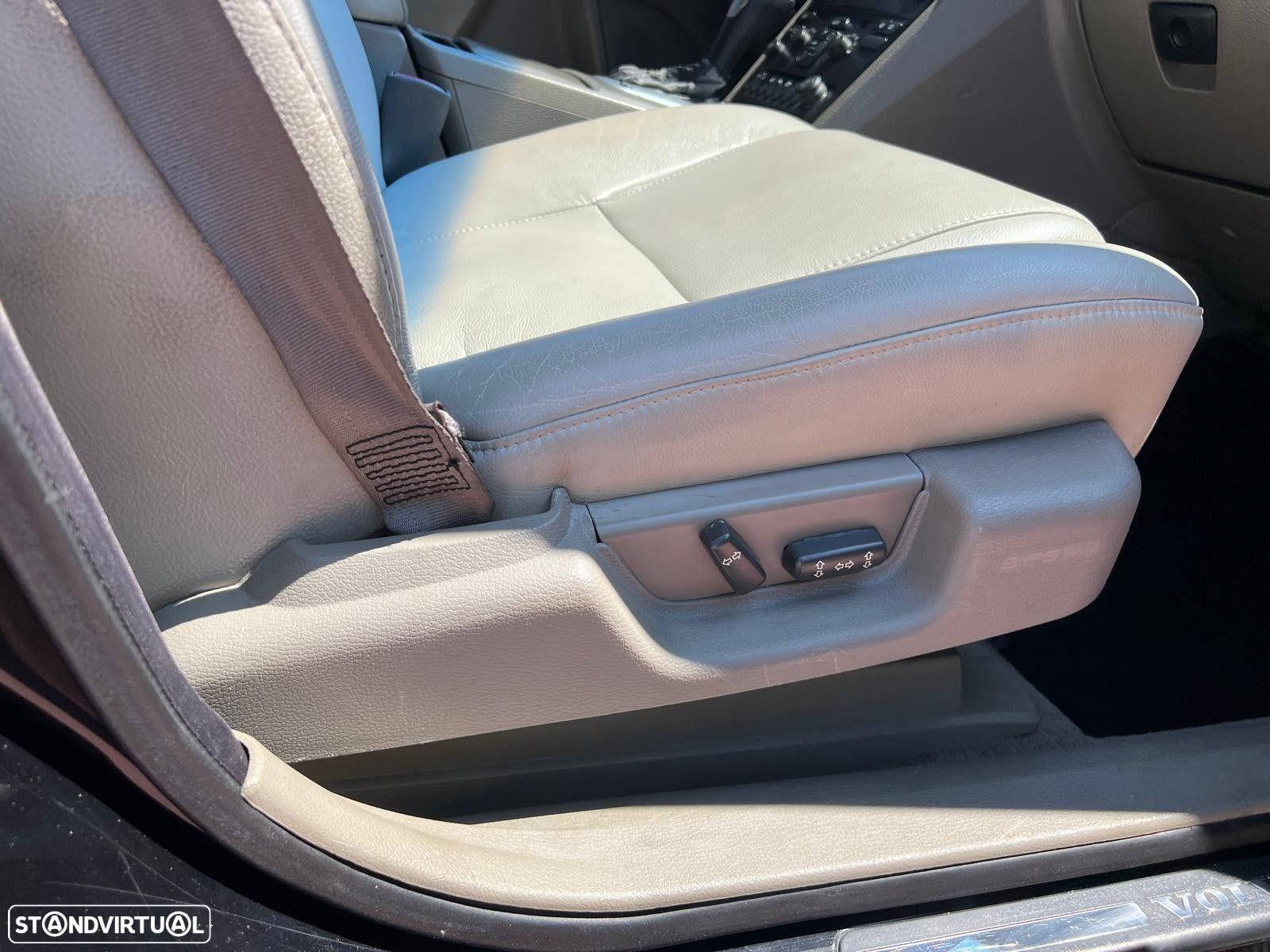 Volvo XC 90 2.4 D5 7L Executive - 33