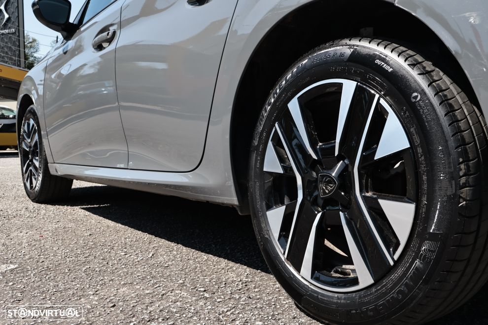 Peugeot 208 1.2 PureTech Allure - 5