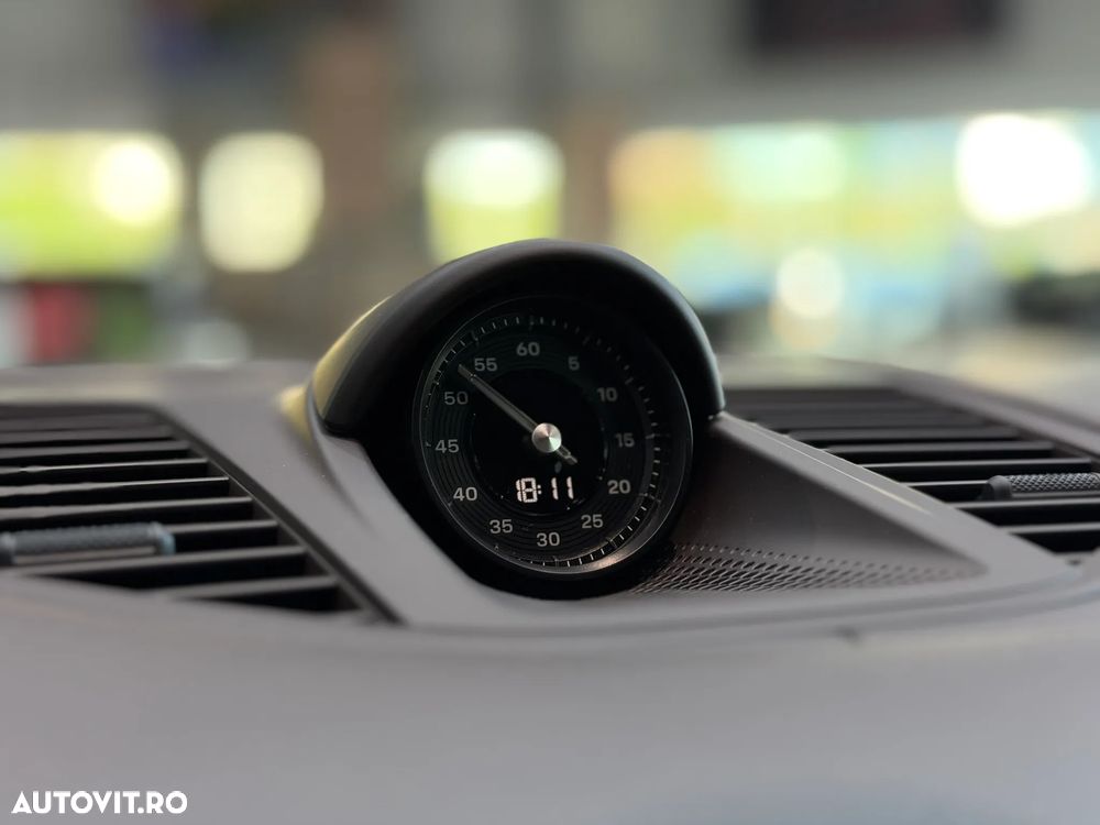 Porsche Panamera 4 E-Hybrid - 22