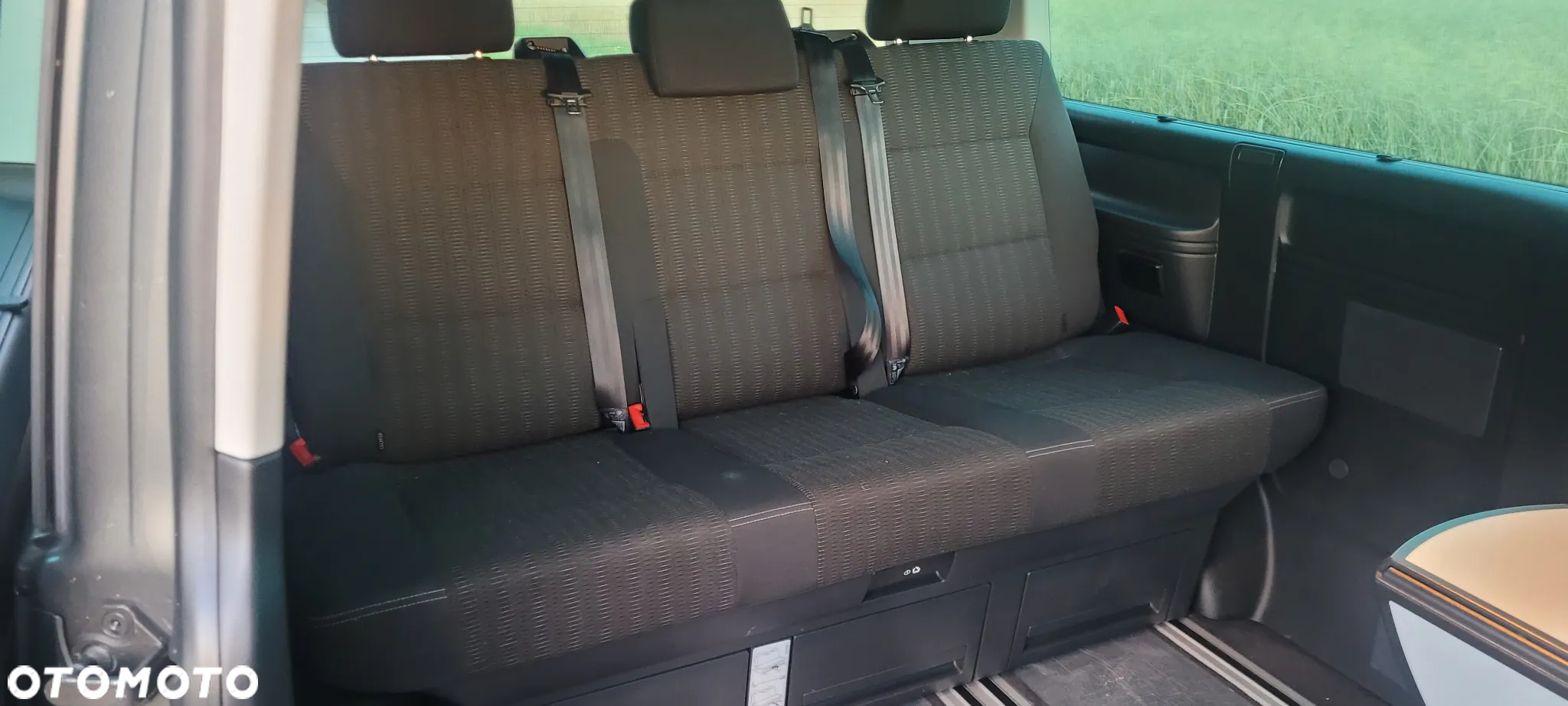 Volkswagen Multivan - 17