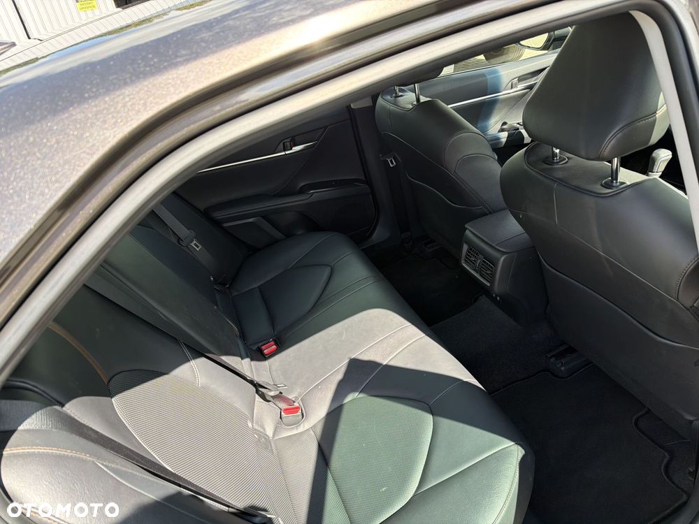 Toyota Camry 2.5 Hybrid Executive CVT - 10