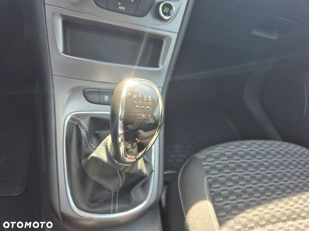 Opel Astra 1.6 D (CDTI) Start/Stop Dynamic - 15