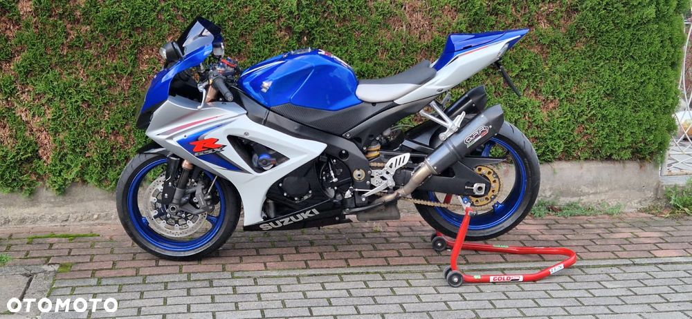 Suzuki GSX-R - 1