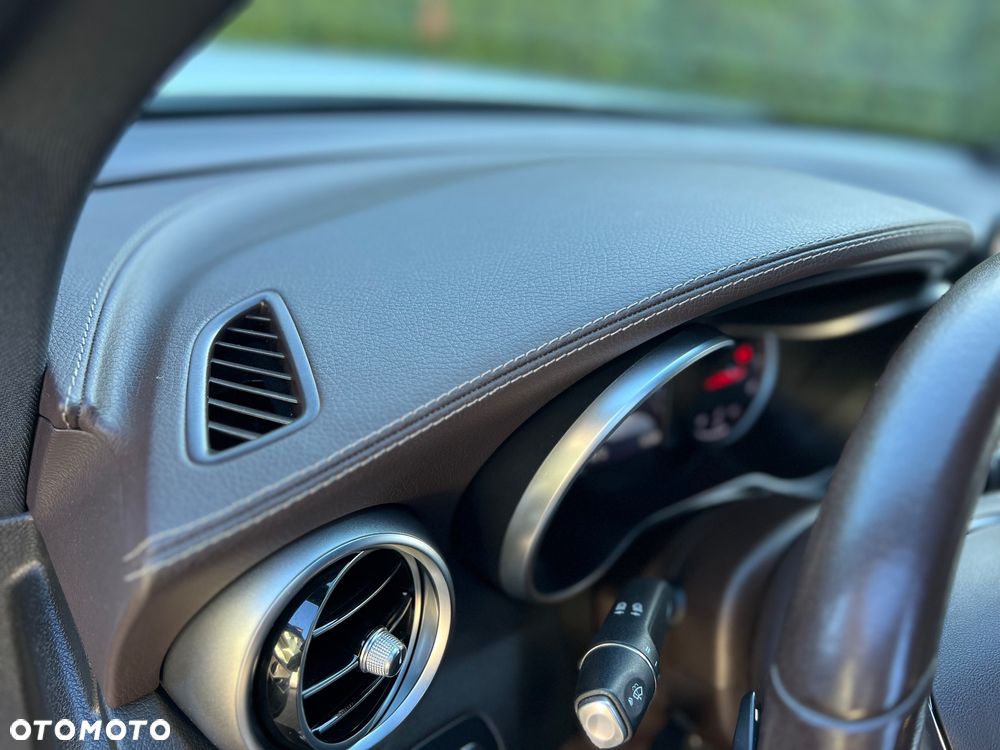 Mercedes-Benz GLC - 16