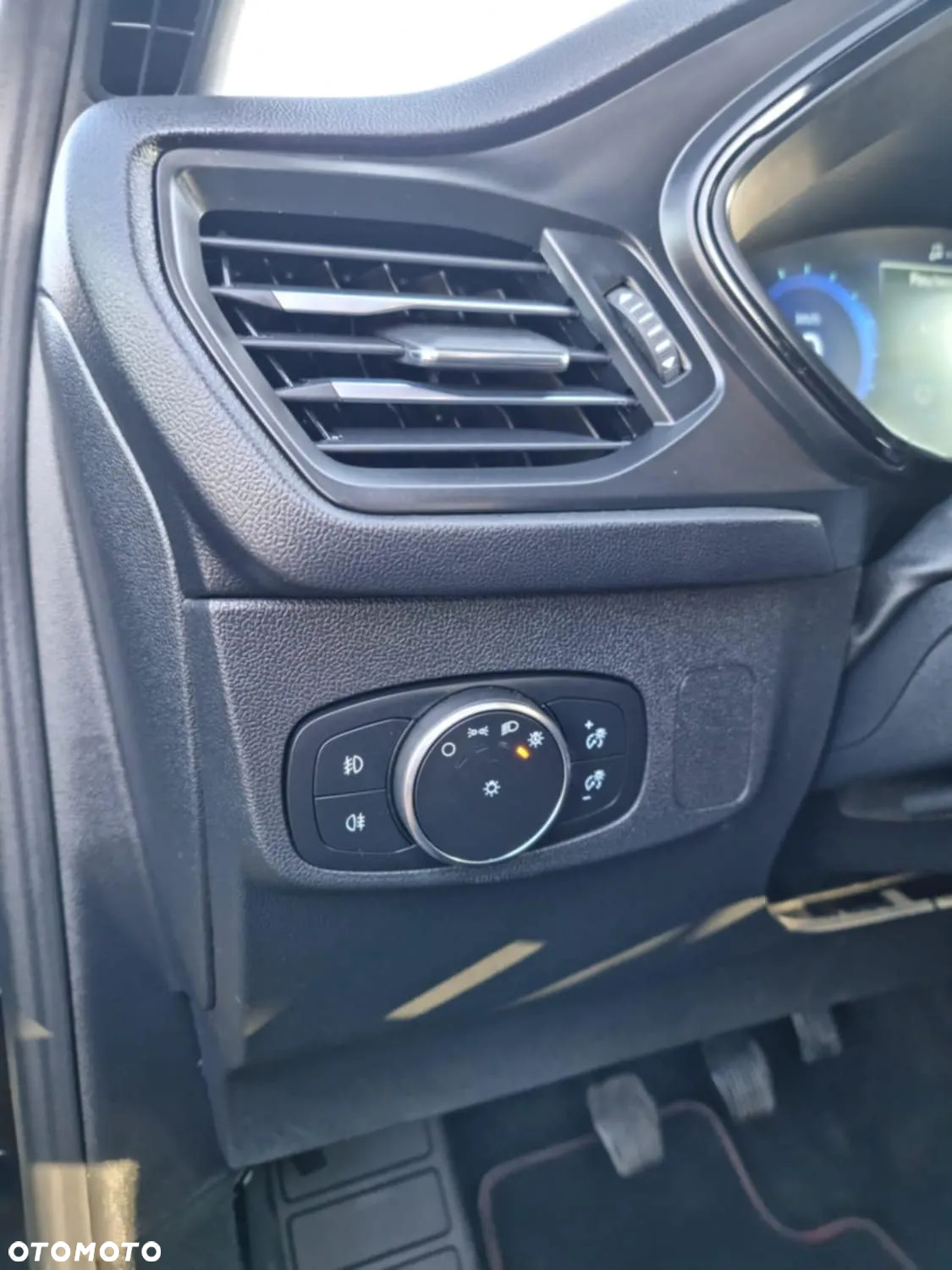 Ford Focus 1.0 EcoBoost mHEV ST-Line X - 18