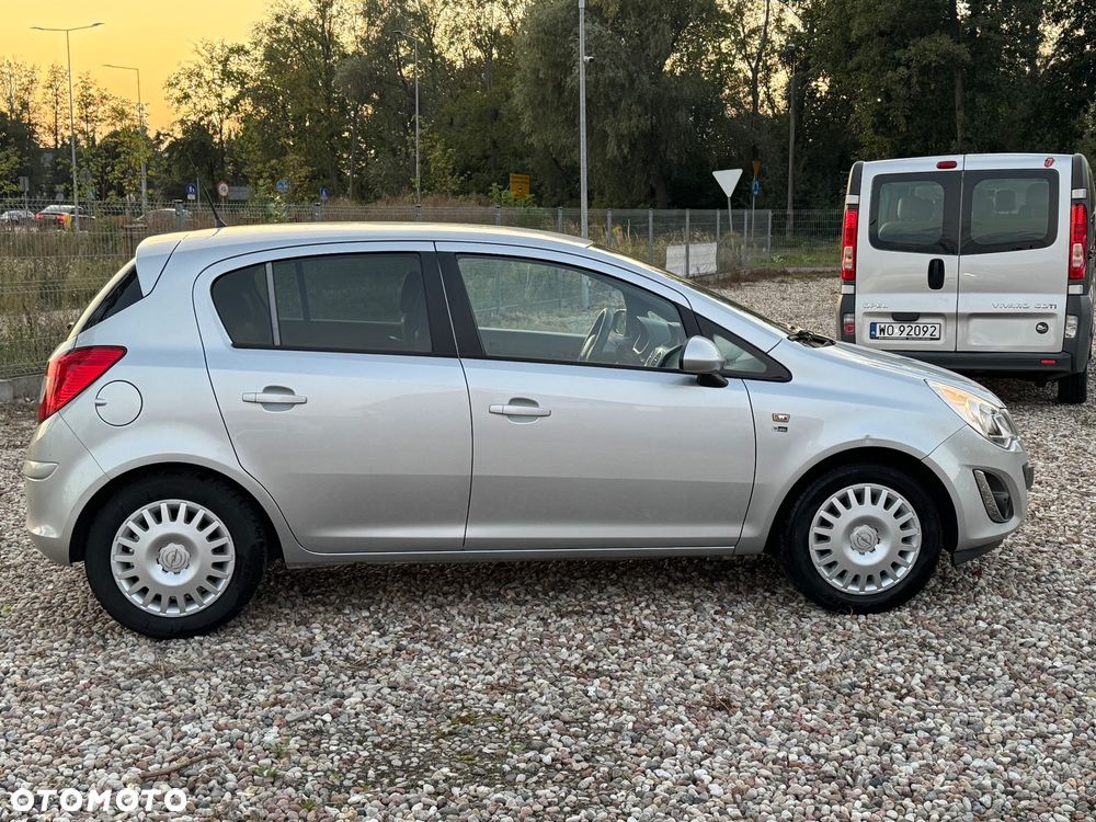 Opel Corsa 1.4 16V 150 Jahre - 6