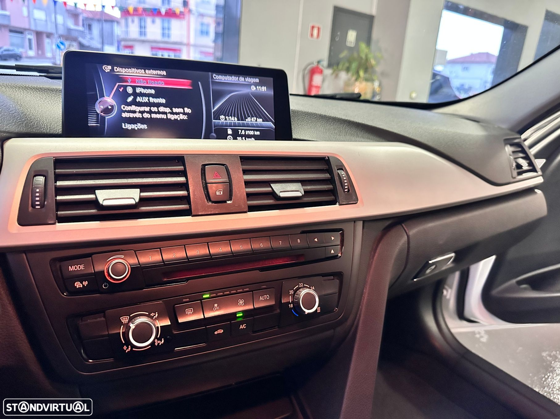 BMW 320 d Touring Auto Exclusive - 26