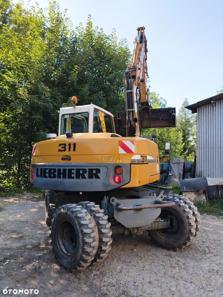 Liebherr A311 - 2