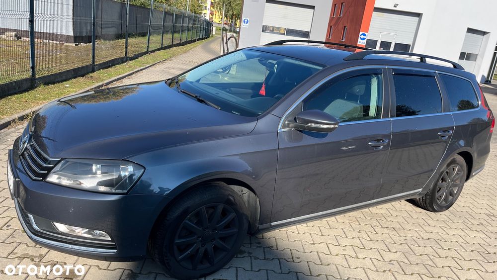 Volkswagen Passat 1.6 TDI Comfortline - 12