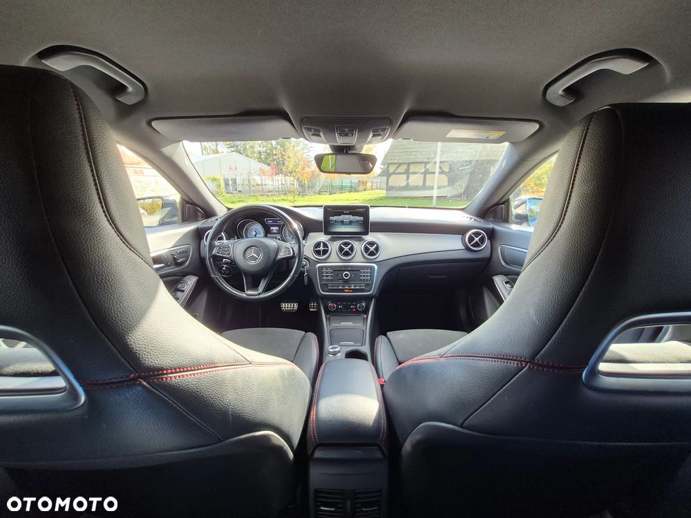 Mercedes-Benz CLA 250 4Matic 7G-DCT AMG Line - 11