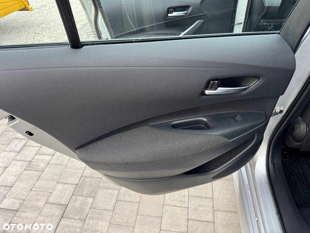 Toyota Corolla 1.8 Hybrid Comfort - 18