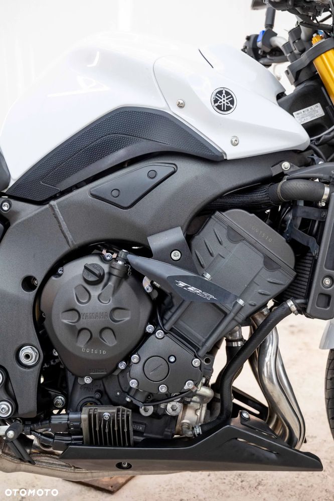 Yamaha FZ8 - 12
