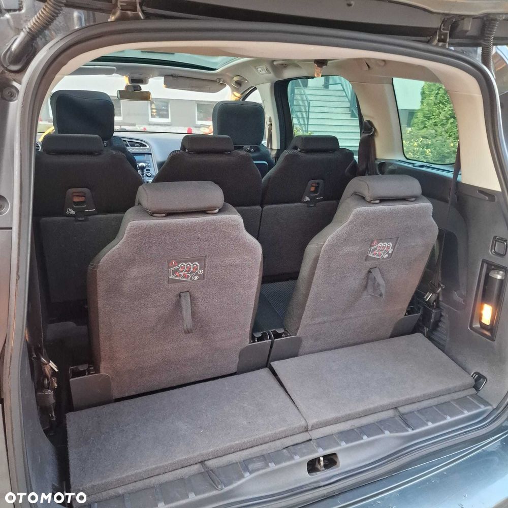 Peugeot 5008 - 8