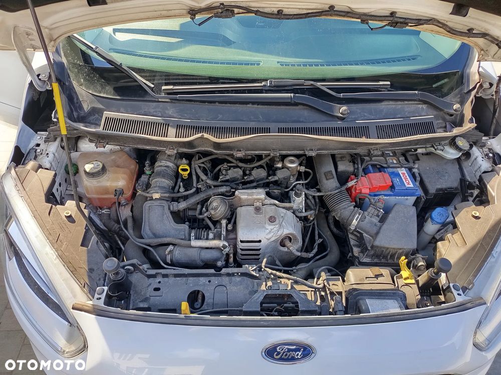 Ford Tourneo Courier - 17