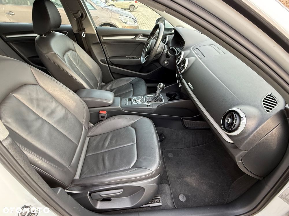 Audi A3 Sportback 1.6 TDI (clean diesel) S tronic Attraction - 27