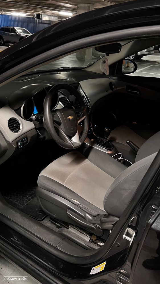 Chevrolet Cruze 1.6 LS - 9