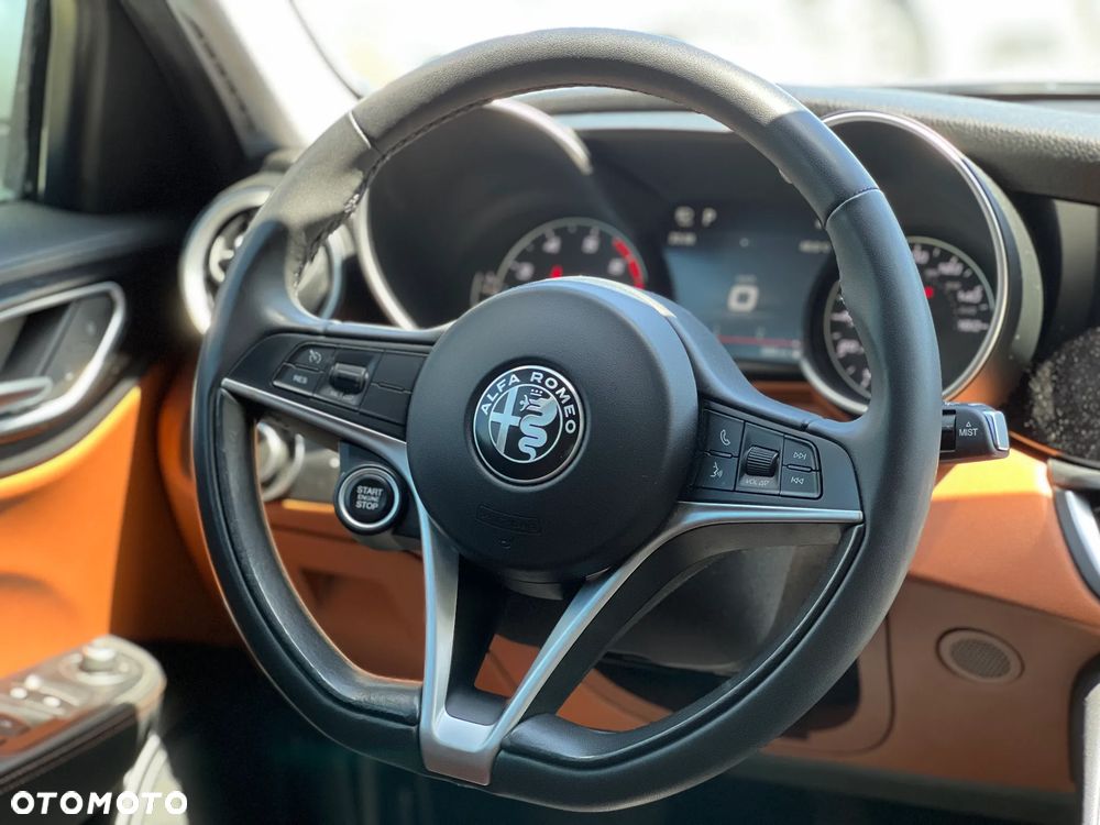 Alfa Romeo Giulia - 20