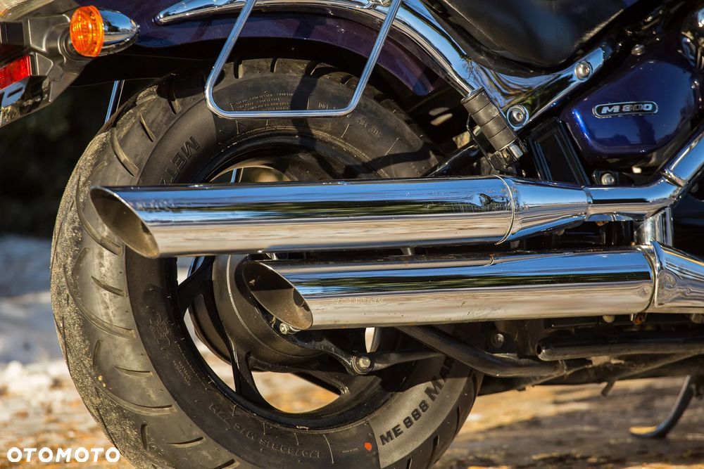 Suzuki Intruder - 17