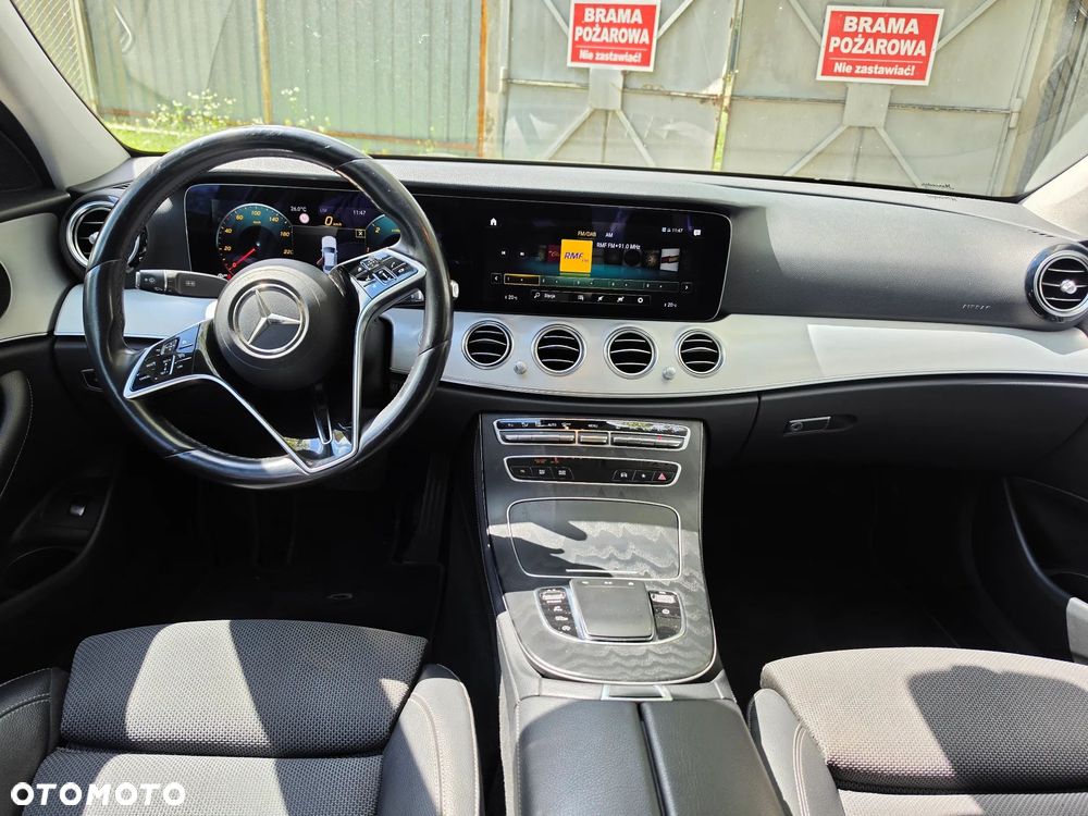 Mercedes-Benz Klasa E 220 d 4-Matic - 9