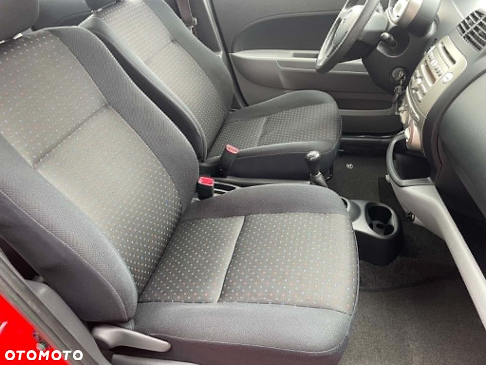 Daihatsu Sirion 1.0 - 9