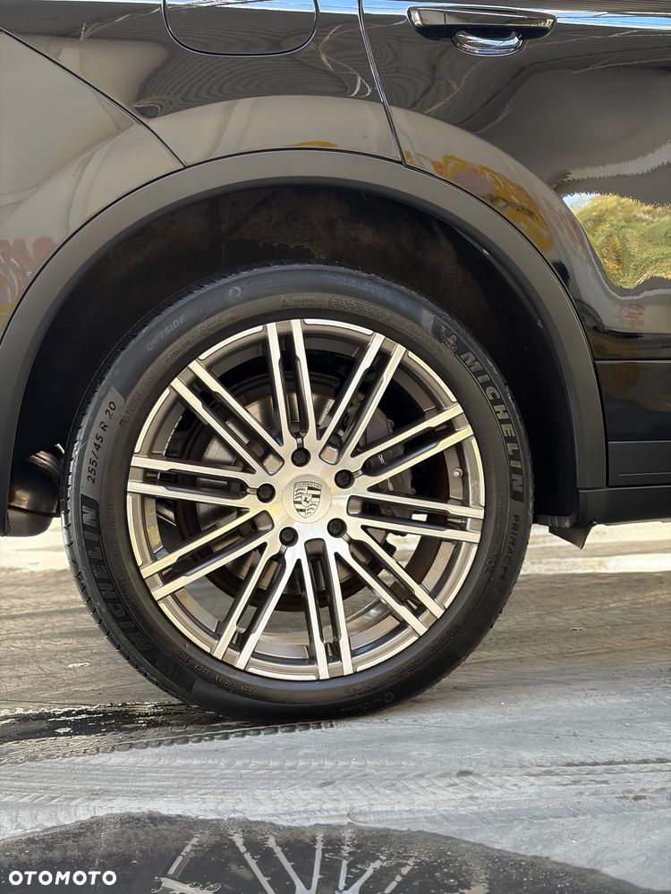 Porsche Cayenne Standard - 21