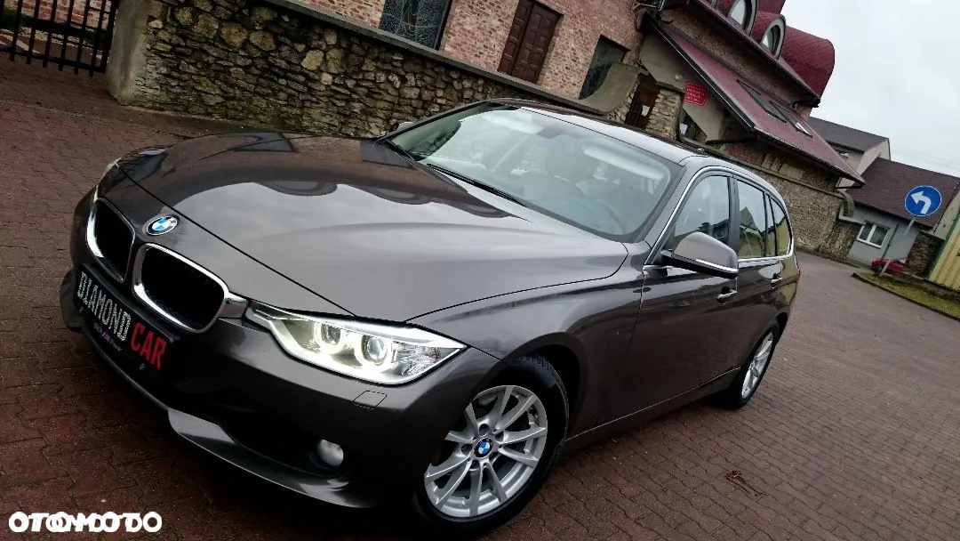 BMW Seria 3 320d DPF Touring Efficient Dynamics Edition - 30