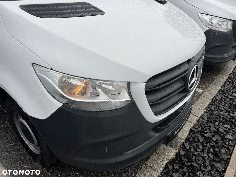 Mercedes-Benz Sprinter - 4