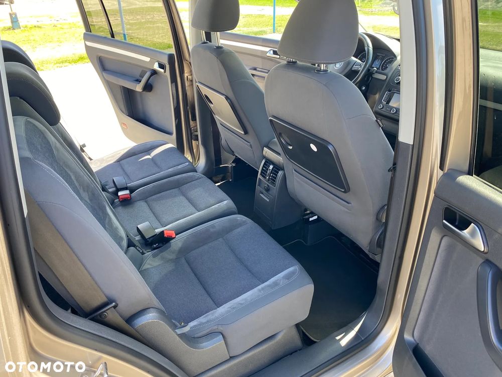 Volkswagen Touran 1.4 TSI STYLE - 10