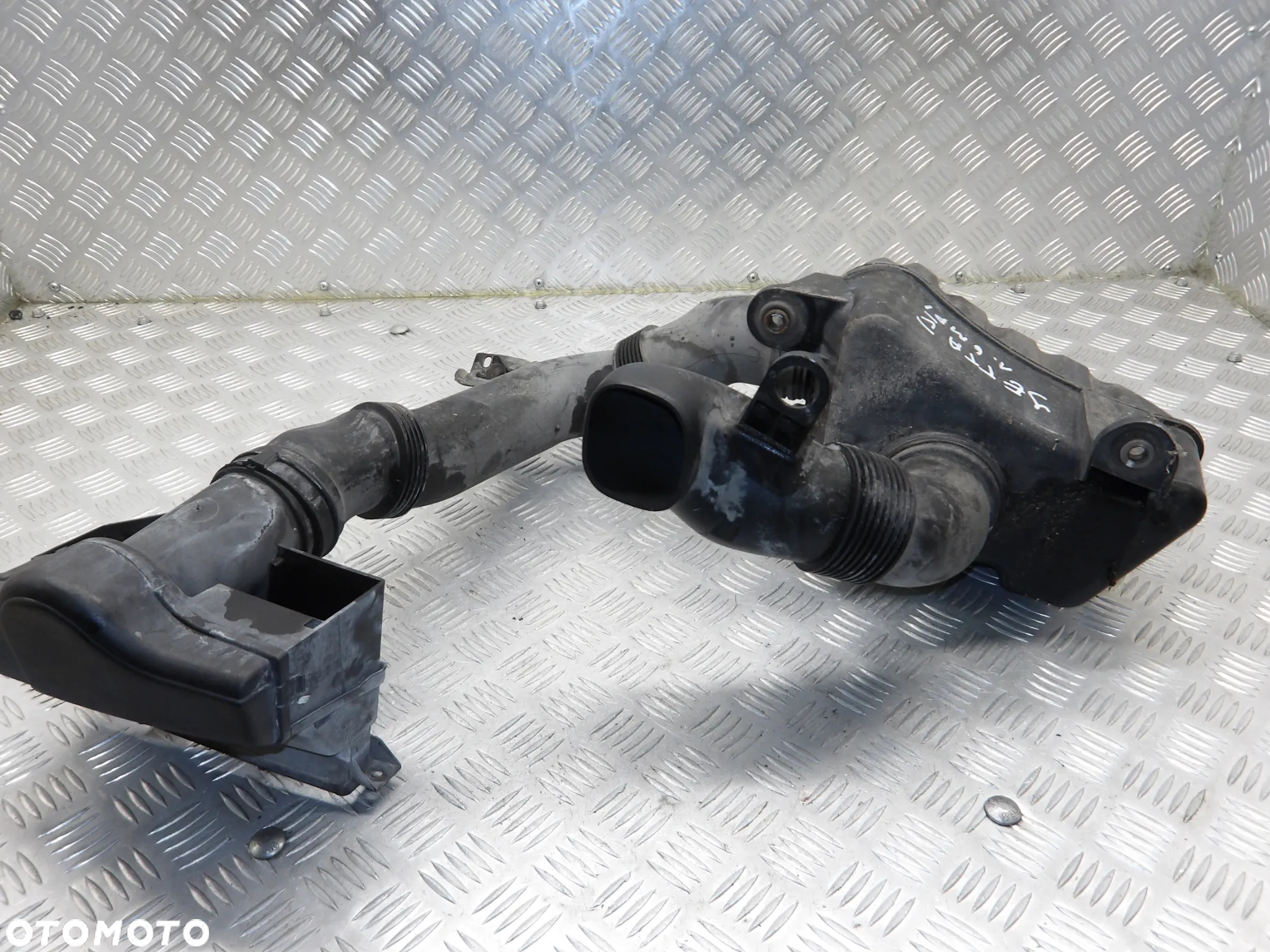 VW JETTA V 05-10  REZONATOR POWIETRZA - 3