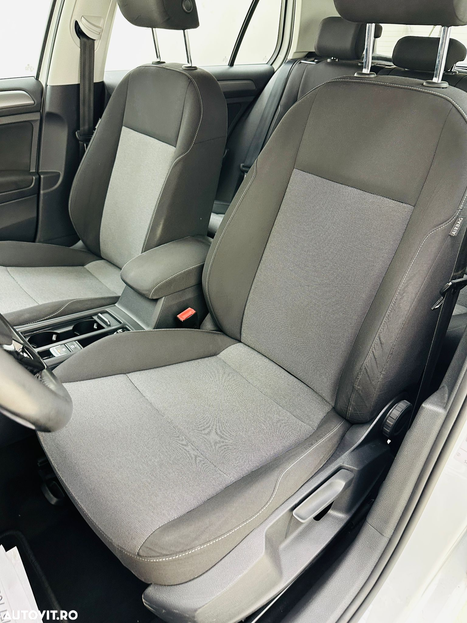 Volkswagen Golf - 13
