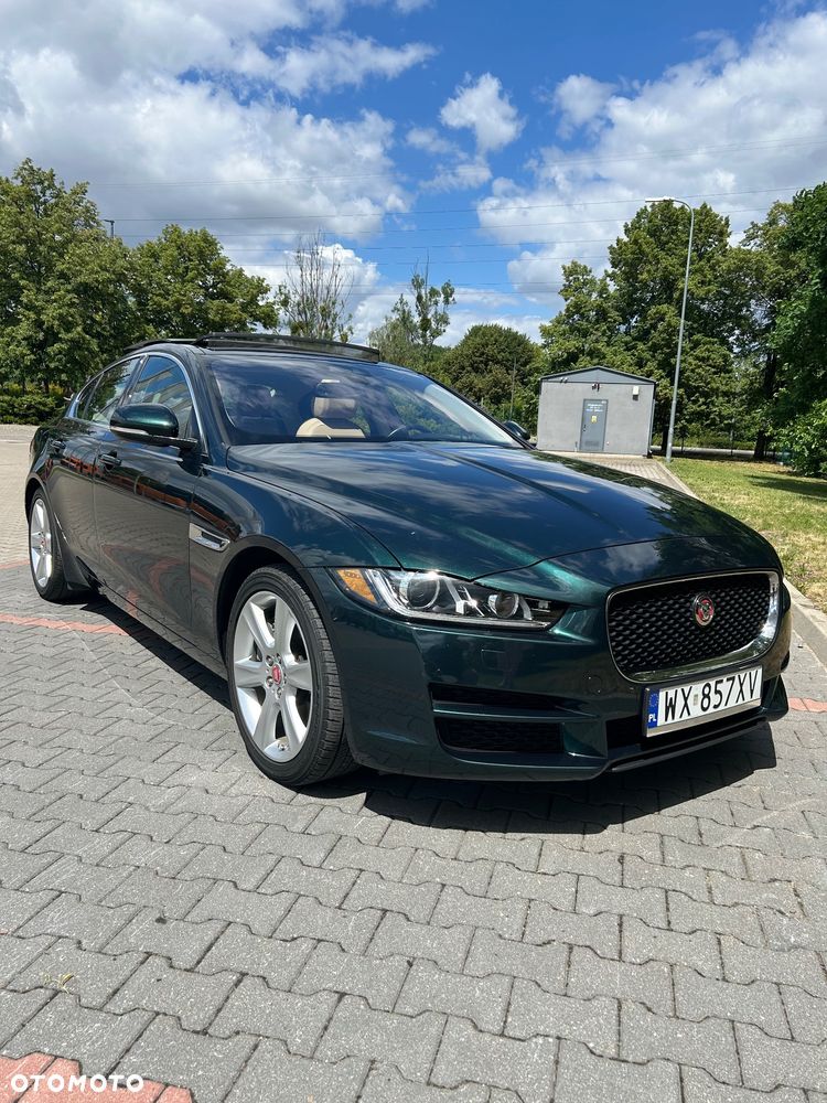 Jaguar XE 2.0 T Prestige - 1