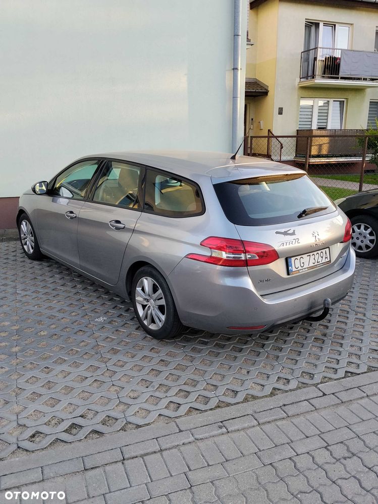 Peugeot 308 - 8