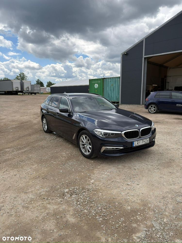 BMW Seria 5 520d xDrive - 4