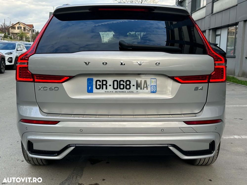 Volvo XC 60 B4 D Ultimate Dark - 5