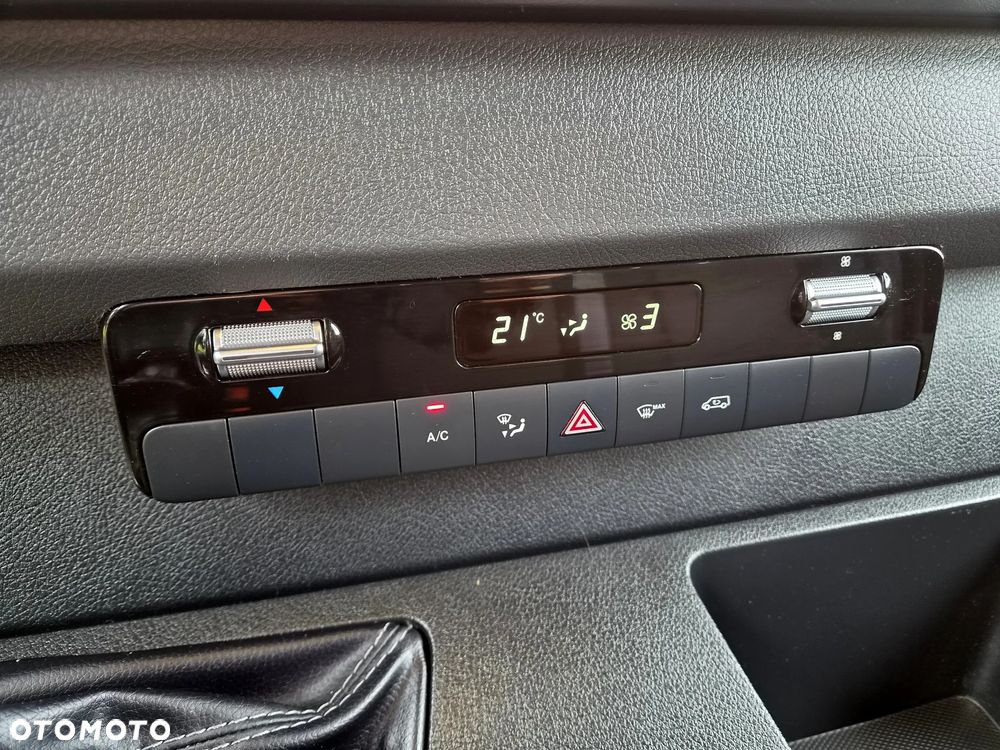 Mercedes-Benz Sprinter - 33